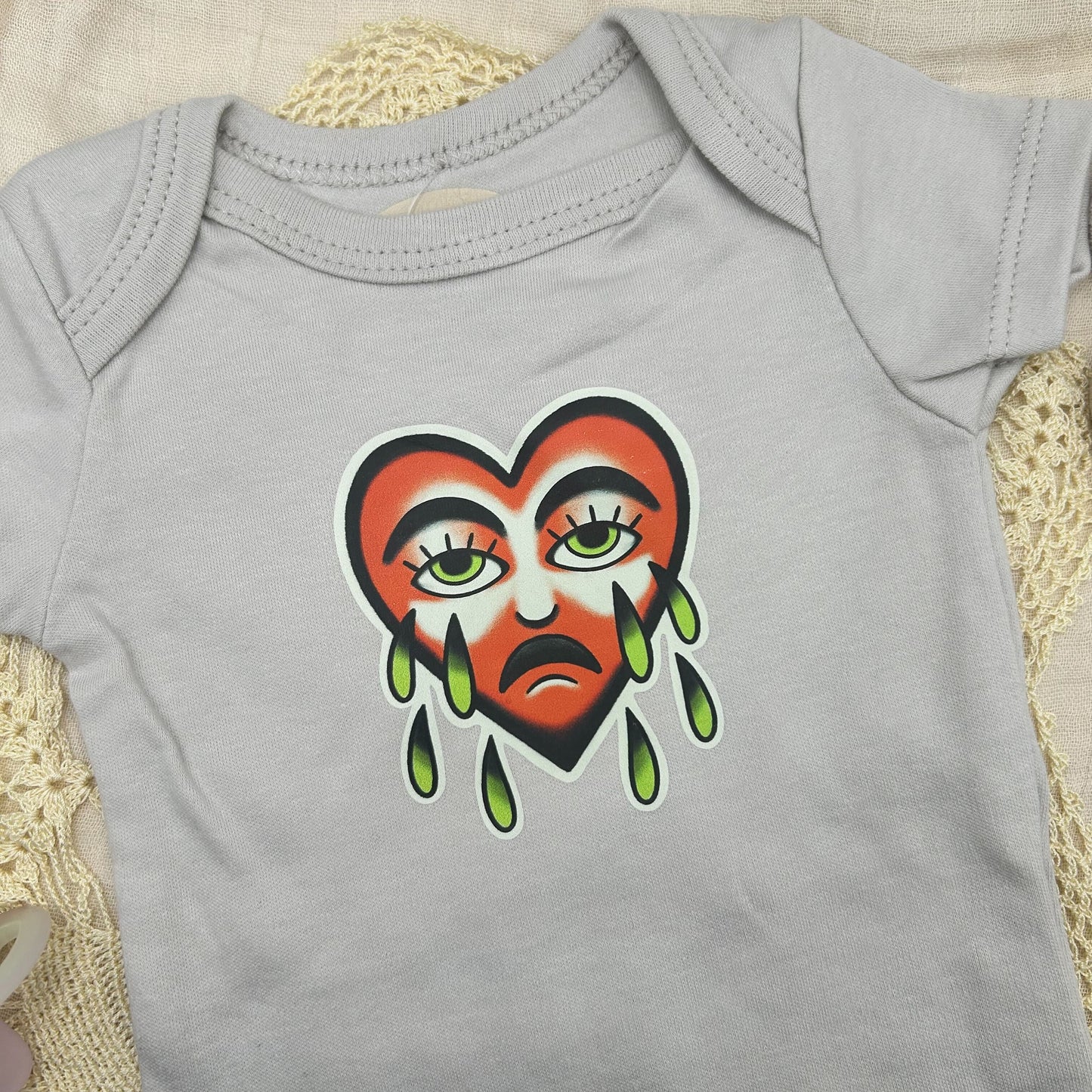 Short Sleeve Onesie - Weeping Heart - Grey