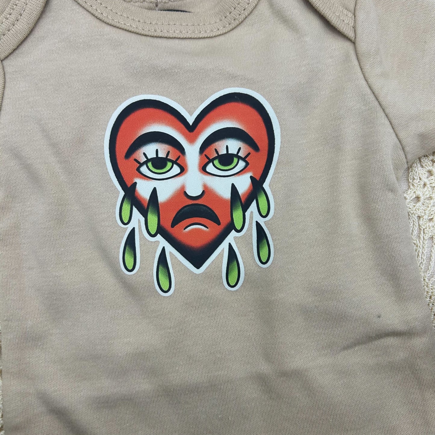 Short Sleeve Onesie - Weeping Heart - Brown