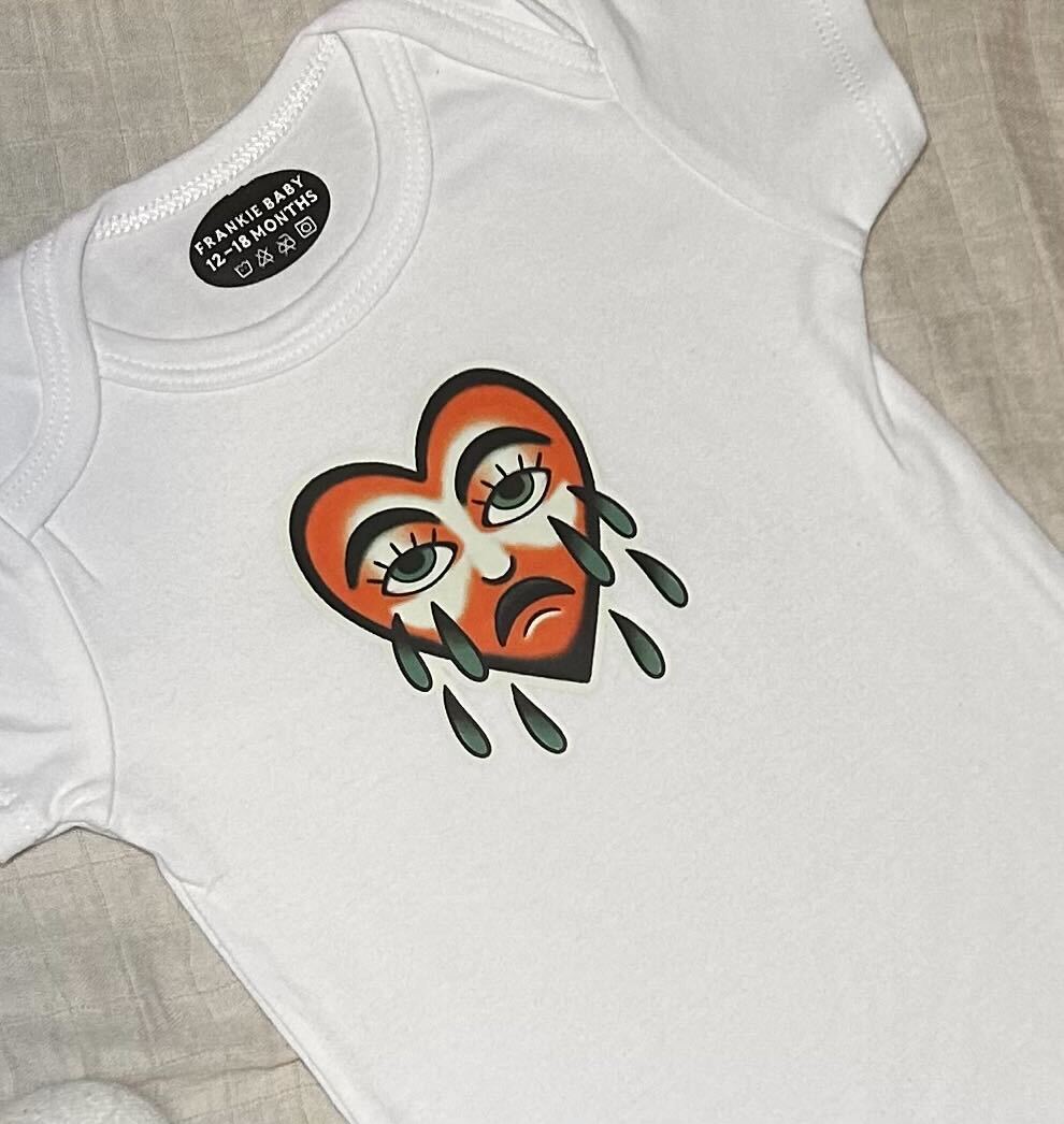 Short Sleeve Onesie - Weeping Heart - White