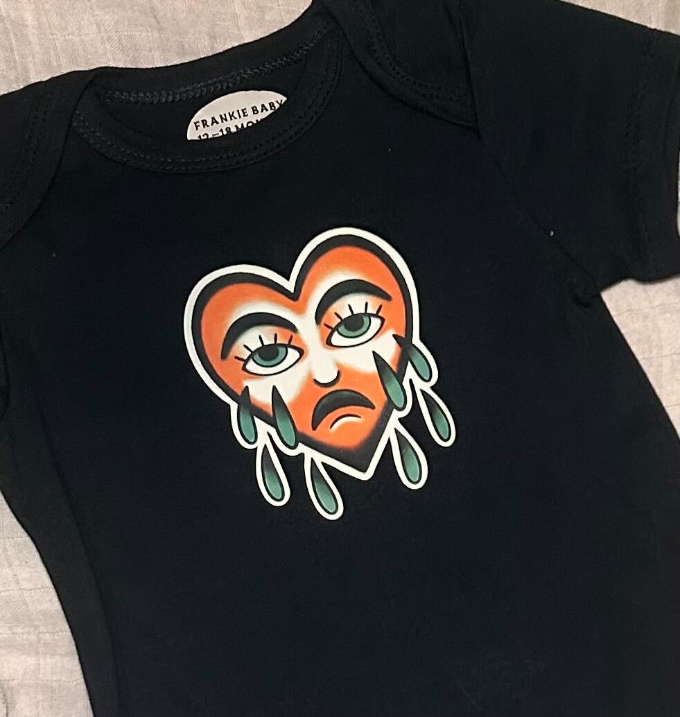 Short Sleeve Onesie - Weeping Heart - Black