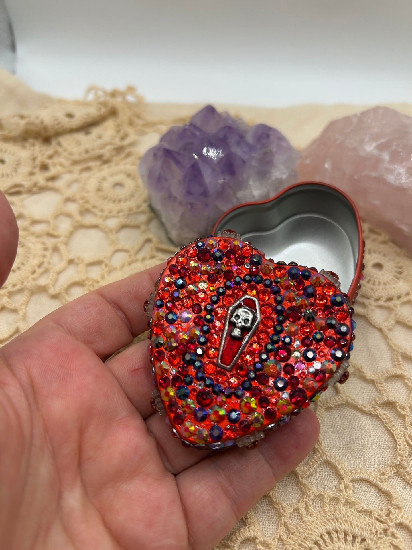 Red Skull Heart Tin