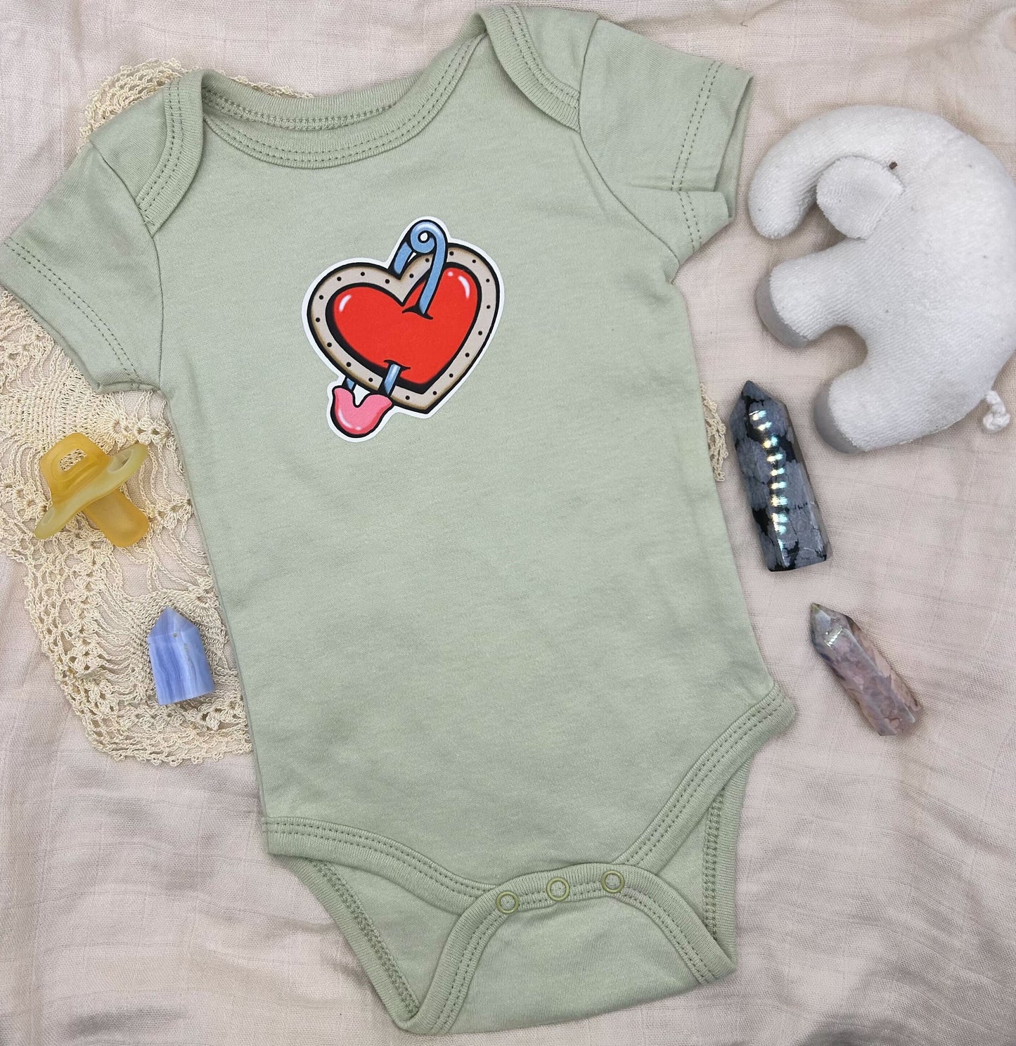 Short Sleeve Onesie - Safety Pin Heart - Green