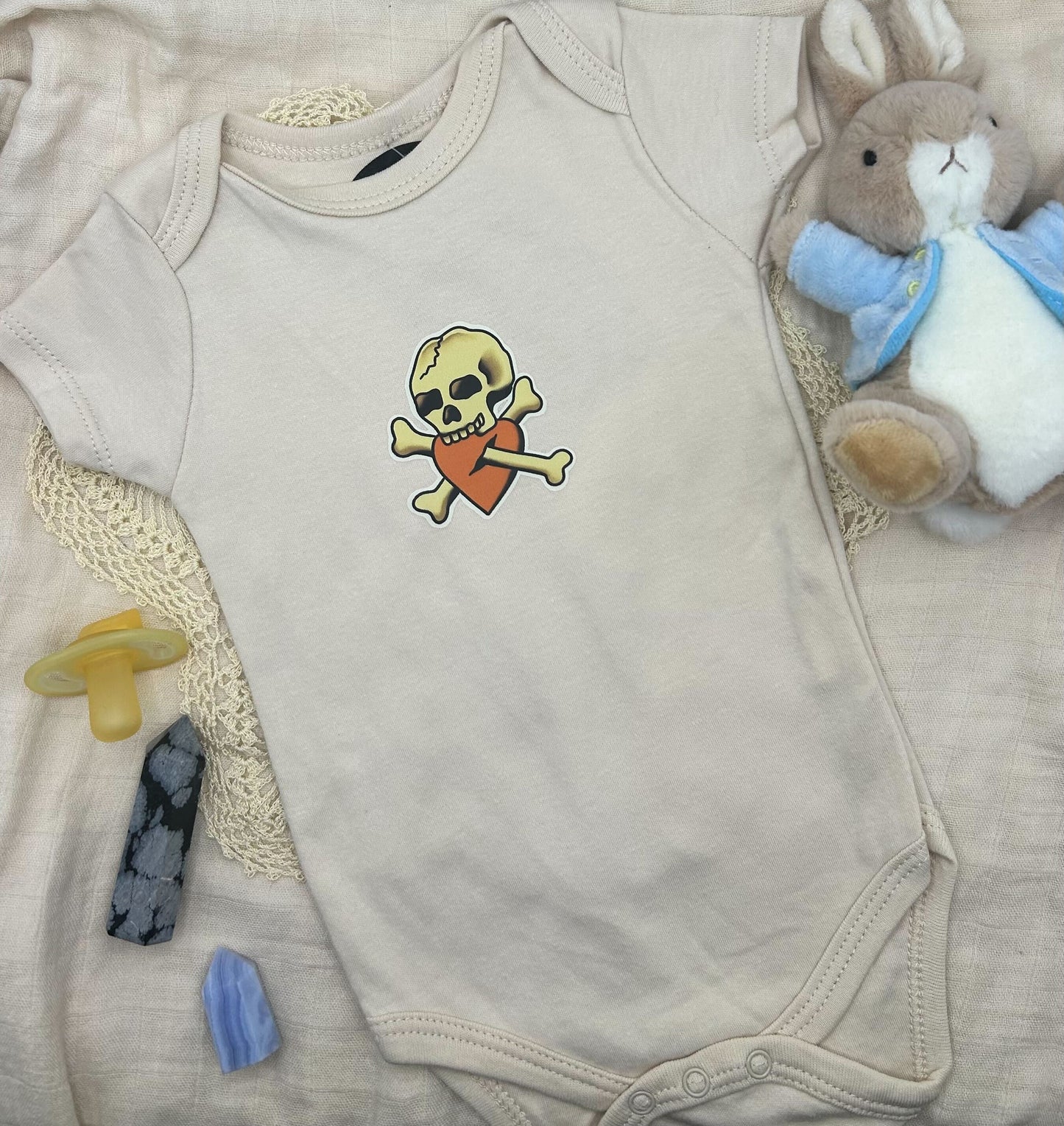 Short Sleeve Onesie - Skull and Bones - Beige