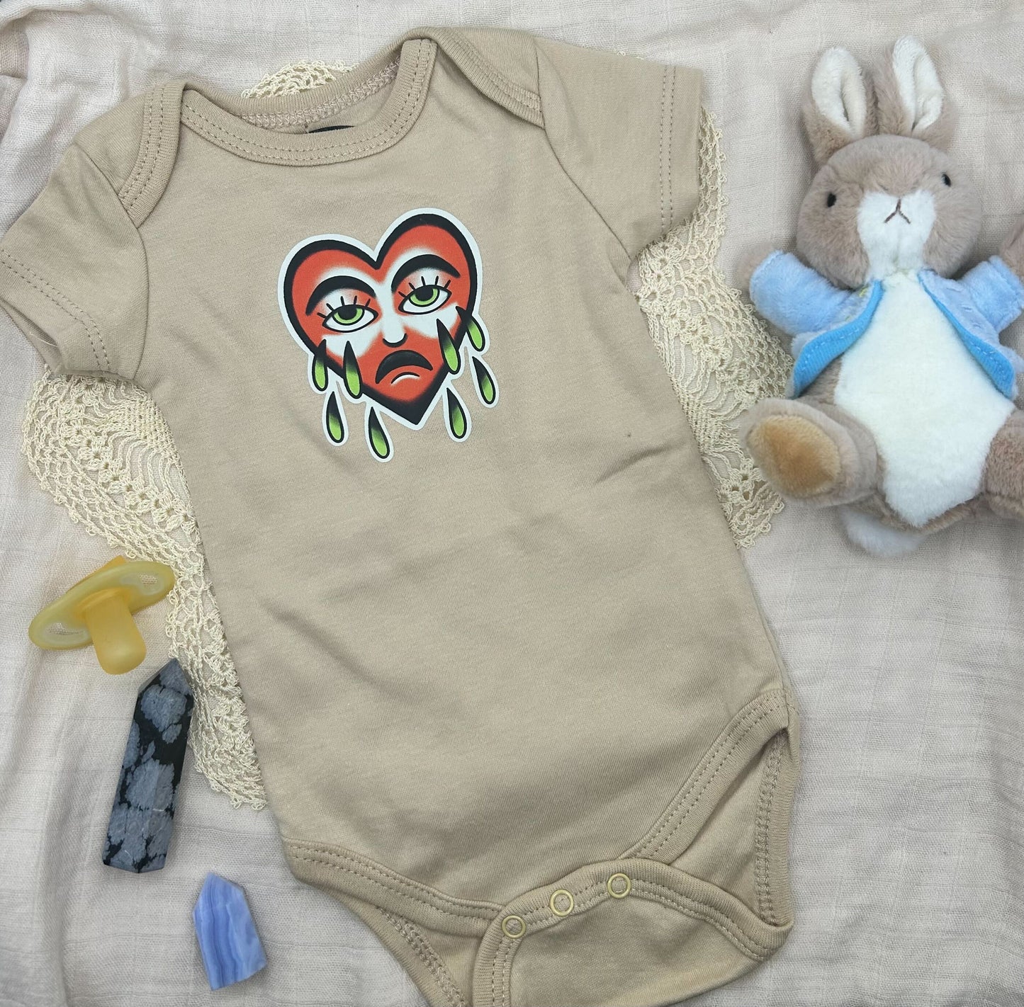 Short Sleeve Onesie - Weeping Heart - Brown