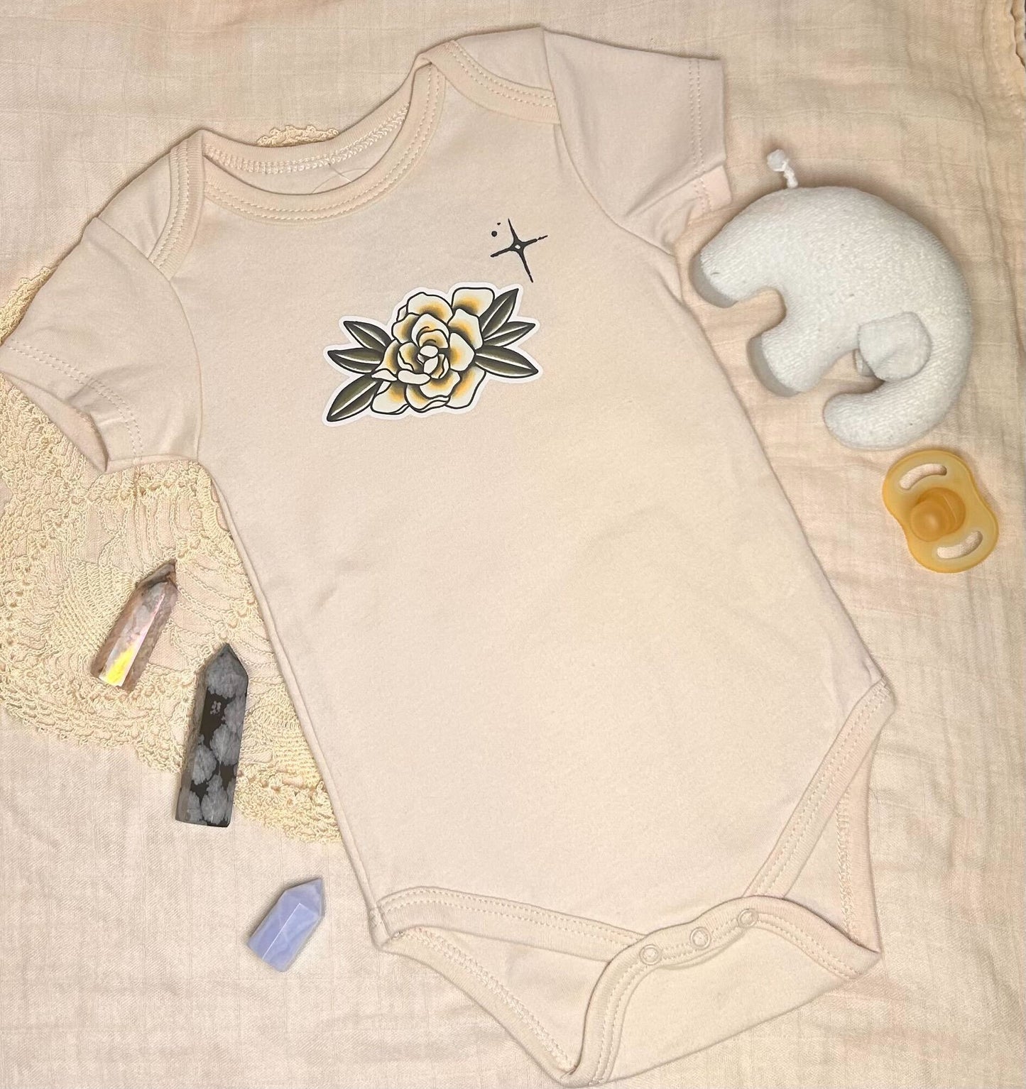Short Sleeve Onesie - Yellow Flower - Beige