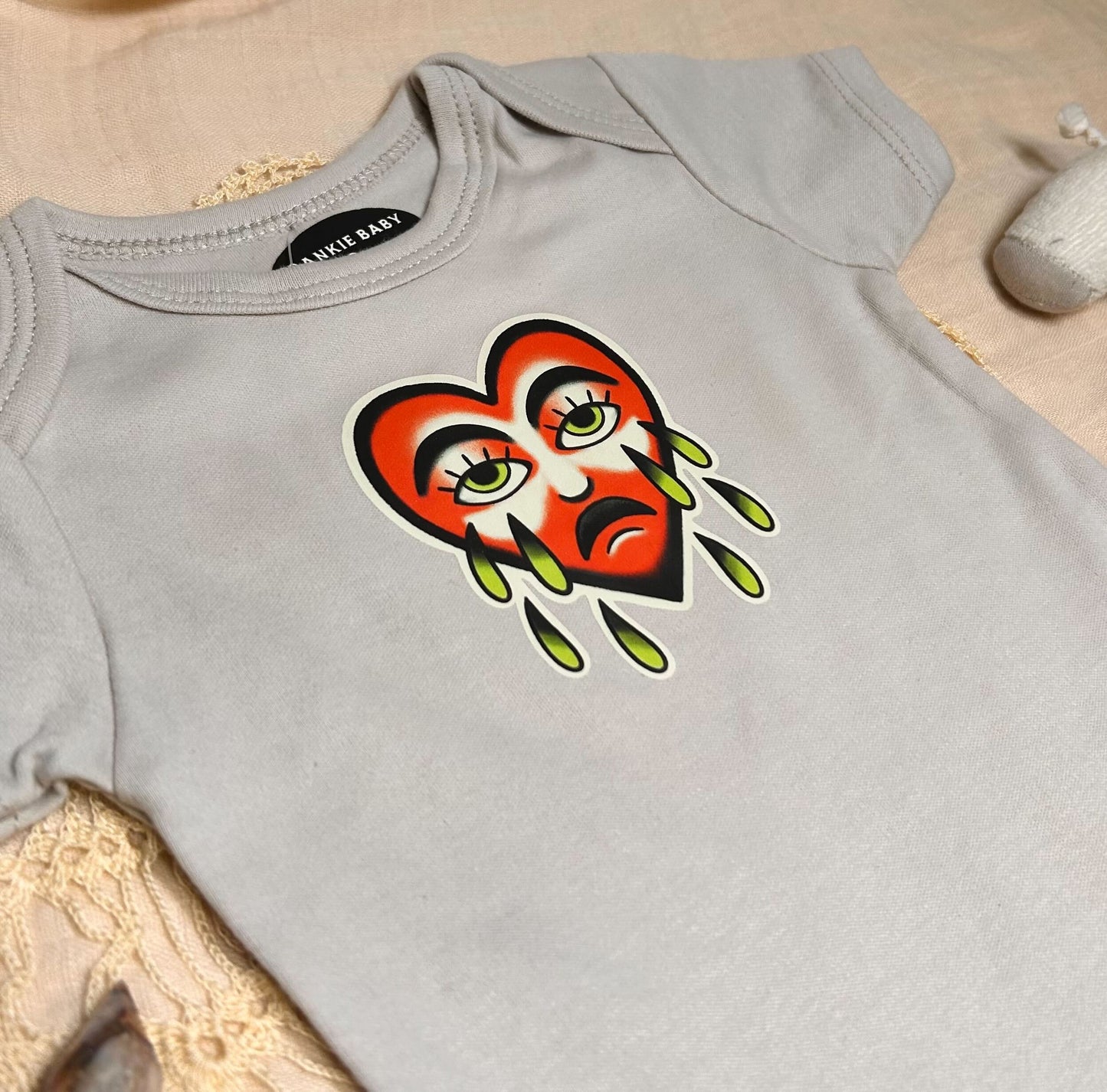 Short Sleeve Onesie - Weeping Heart - Grey