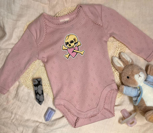 Organic Cotton Onesie - Long Sleeve - Mauve Heart Skull