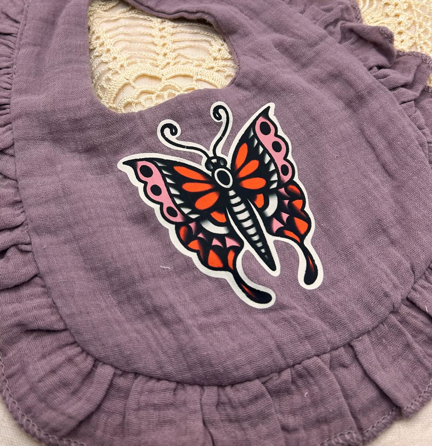 Muslin Frill Bib - Mauve Trad Butterfly