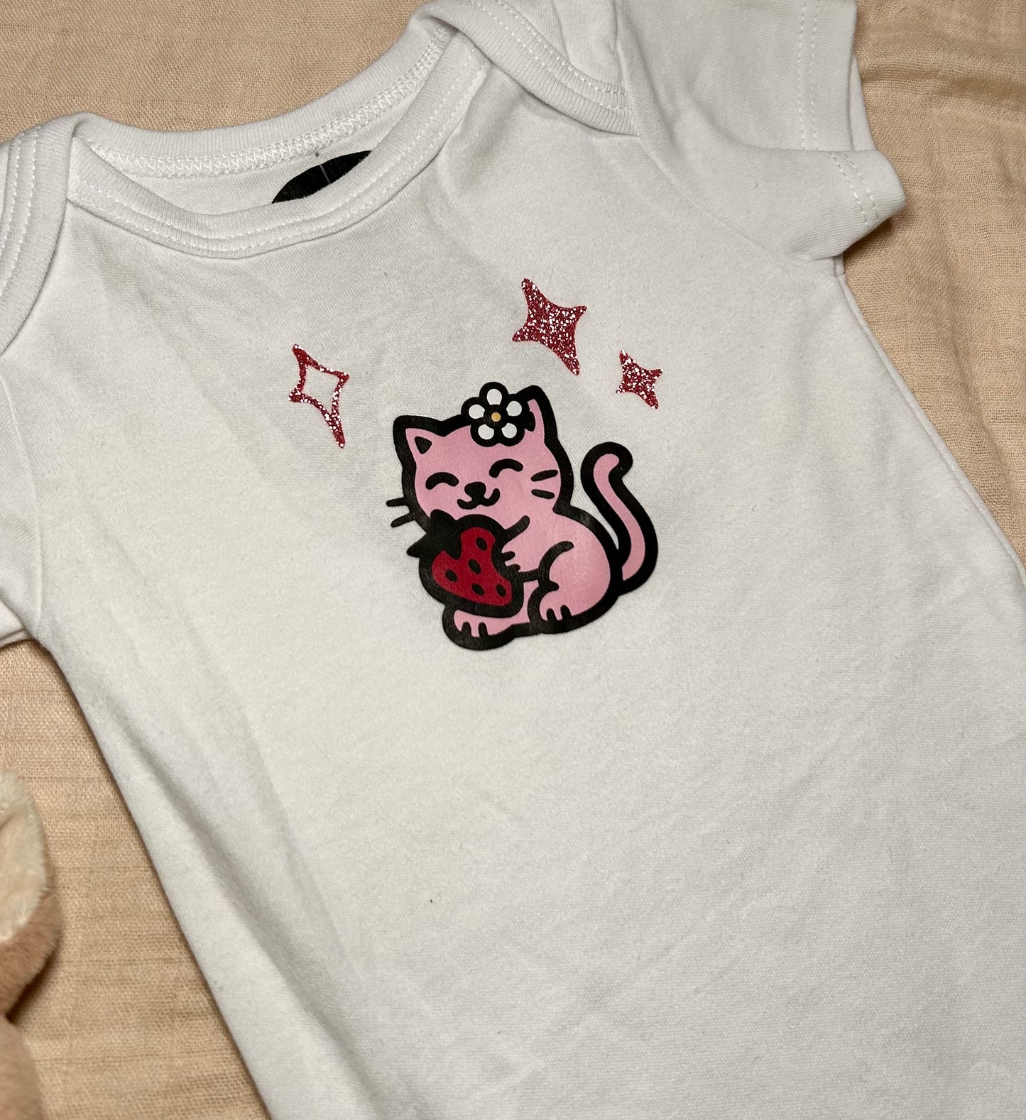 Short Sleeve Onesie - Strawberry Kitty Sparkles V6 - White