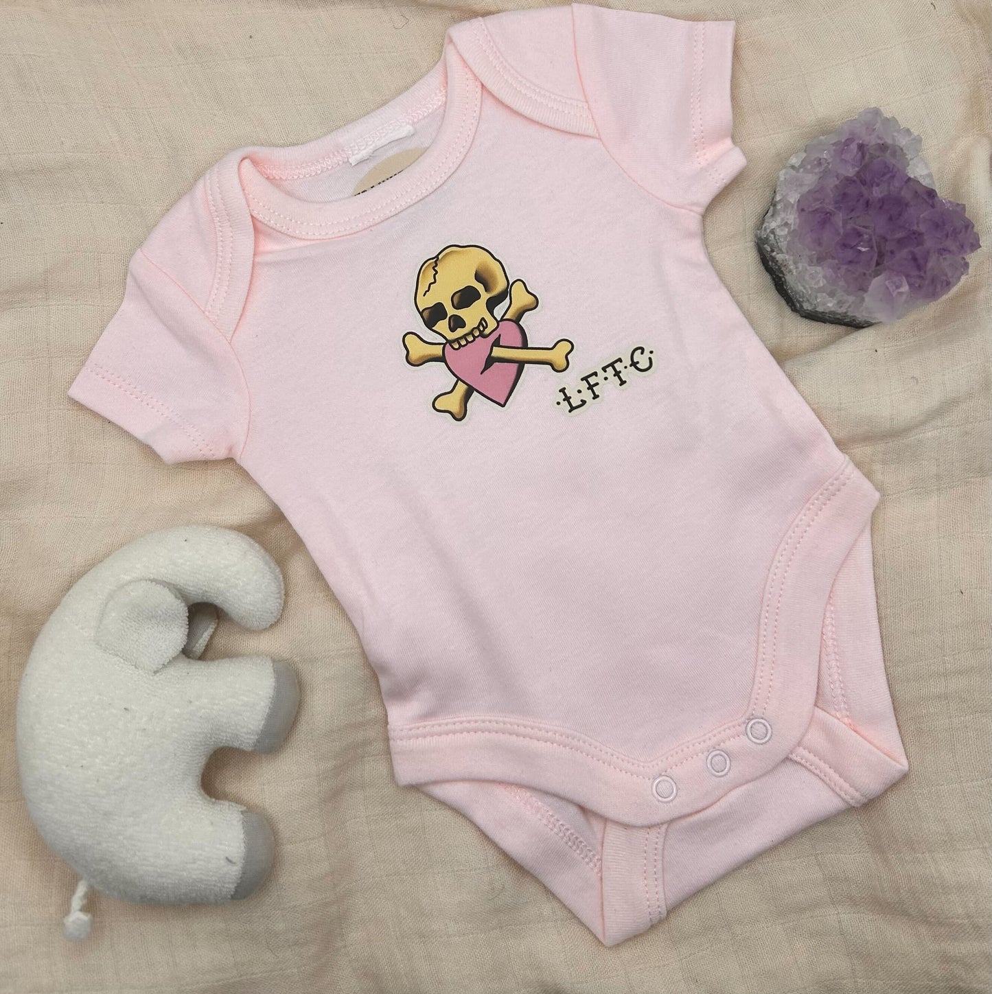 Short Sleeve Onesie - Skull and Bones - Pink