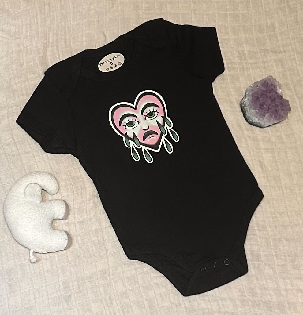 Short Sleeve Onesie - Weeping Heart - Black
