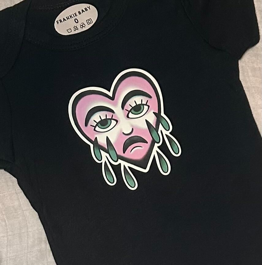 Short Sleeve Onesie - Weeping Heart - Black