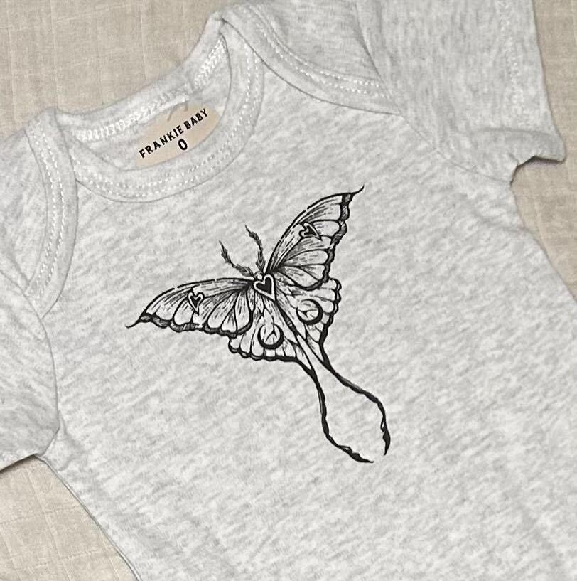 Short Sleeve Onesie - Moth - Grey